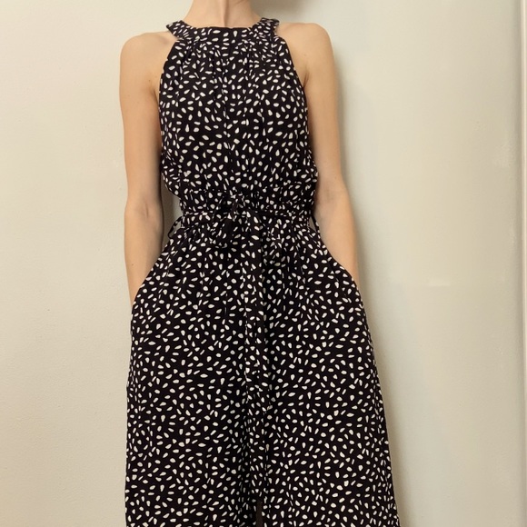 Jumpsuit w/ waist type and keyhole back - Picture 3 of 5